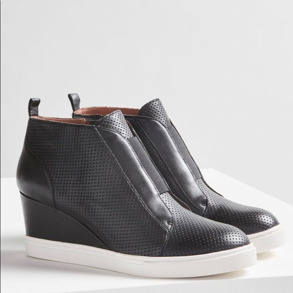 linea paolo frieda wedge bootie